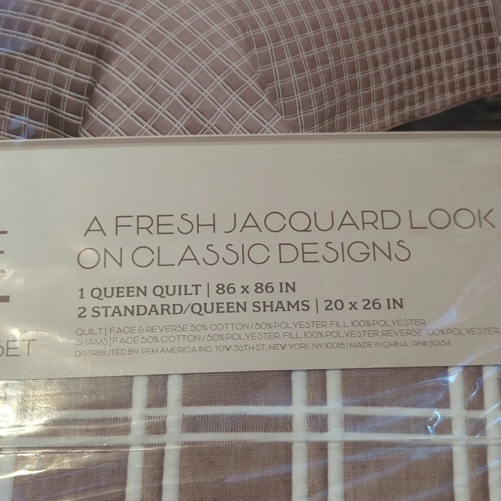 Queen-size, 3-piece quilt  
